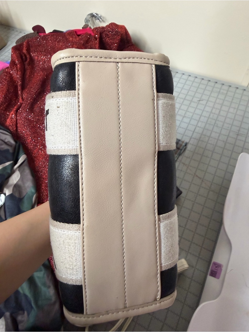 Wrangler Black and Cream Crossbody Tote - Picture 12 of 16